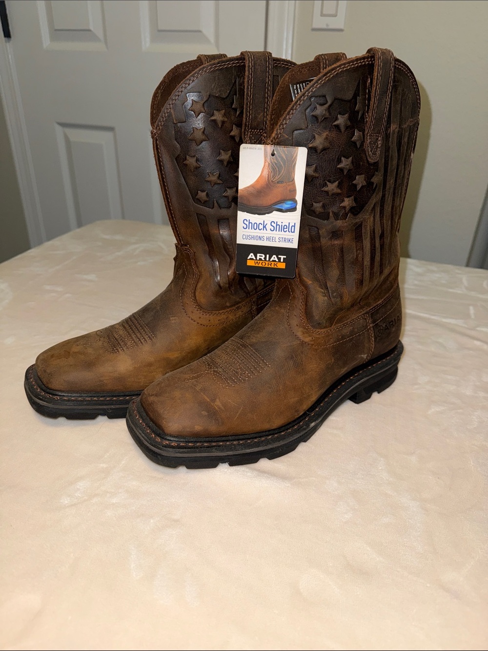 NWT Ariat Sierra Shock Shield Patriot Workboots. Size 8D.